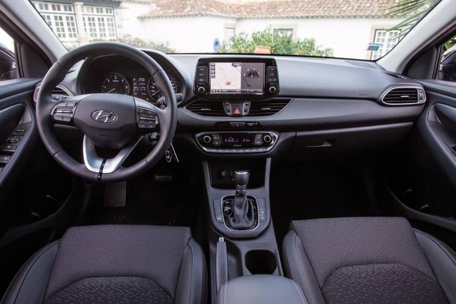 Hyundai i30 hatchback Wypożyczalnia samochodów Carsprint